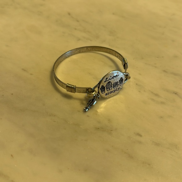Live simply. Cactus charm bracelet - Picture 6 of 6
